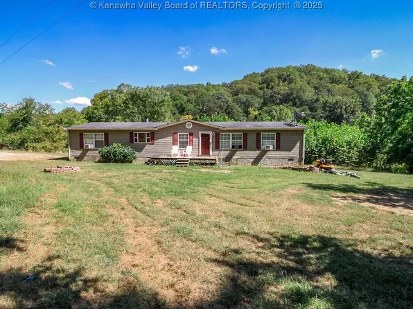 413 Lyman Ln, Scott Depot, WV 25560