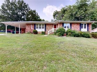 3908 Beverly Hills Dr, High Point, NC 27265