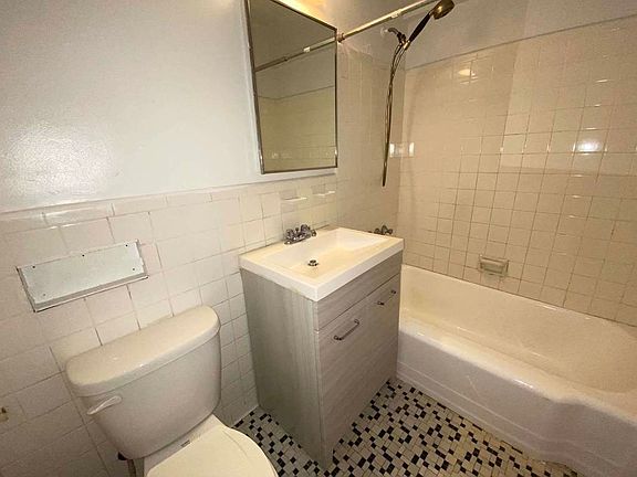4th image of 109-10 Queens Blvd #E