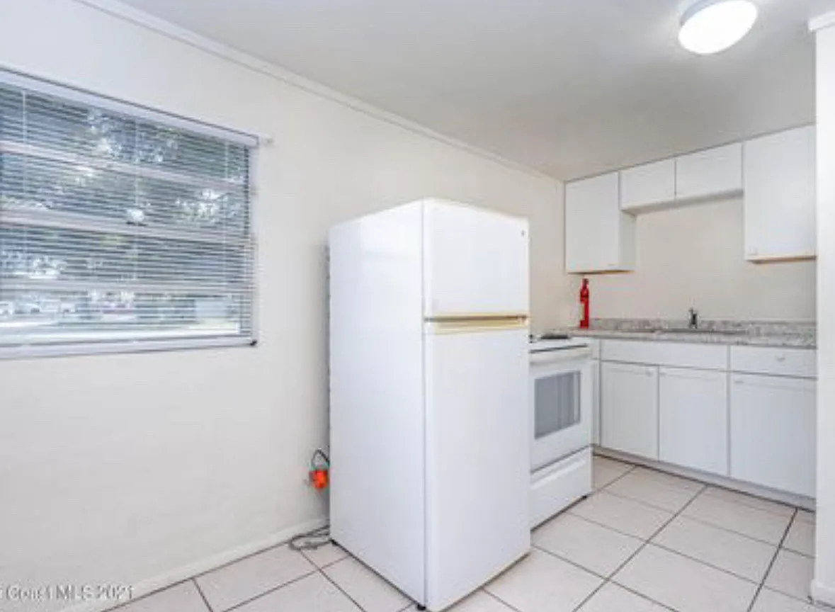 1 bed, 800 sqft, $1,300 — Photo 4