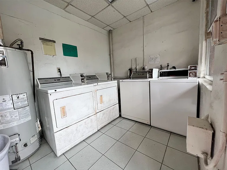 2037 Madison St #17 — Photo 4