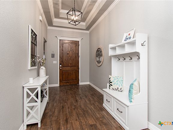 3rd image of 4605 Lucius Ln