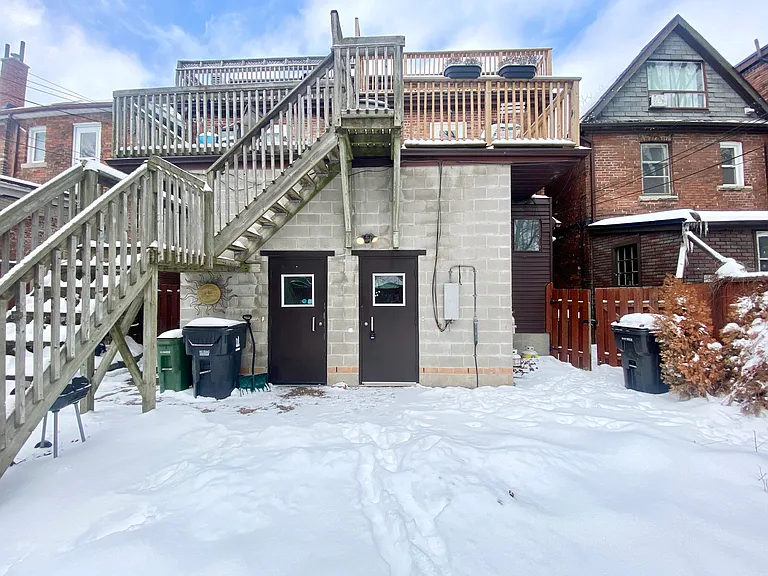 589 Annette St #BASEMENT — Photo 20
