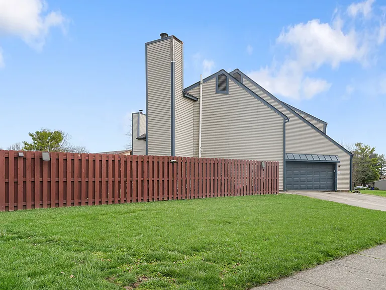 3383 Willington Dr — Photo 25