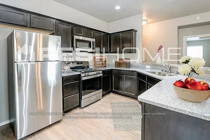 3 bed, 2.0 bath, 1511 sqft, $1,670 — Photo 2