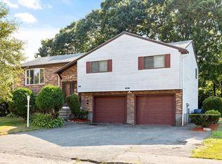 6 Huckleberry Ln, Randolph, MA 02368