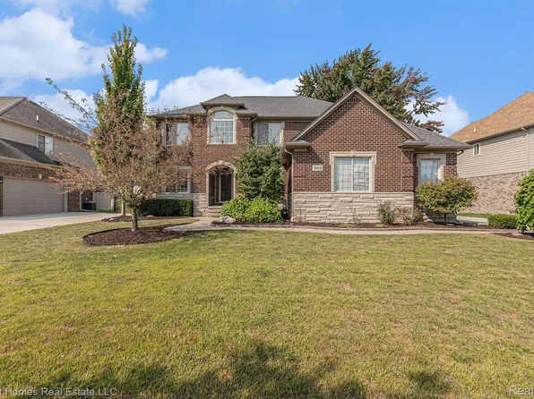 39329 Nautical Ln, Harrison Township, MI 48045