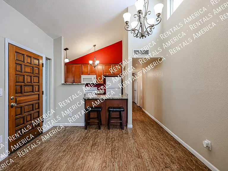 1621 E Vaughn St — Photo 10