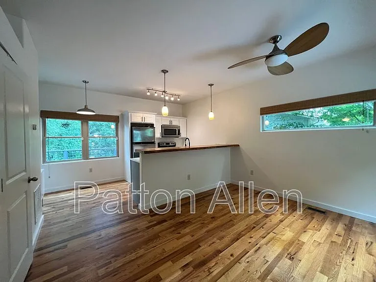 103 Deaver St — Photo 2
