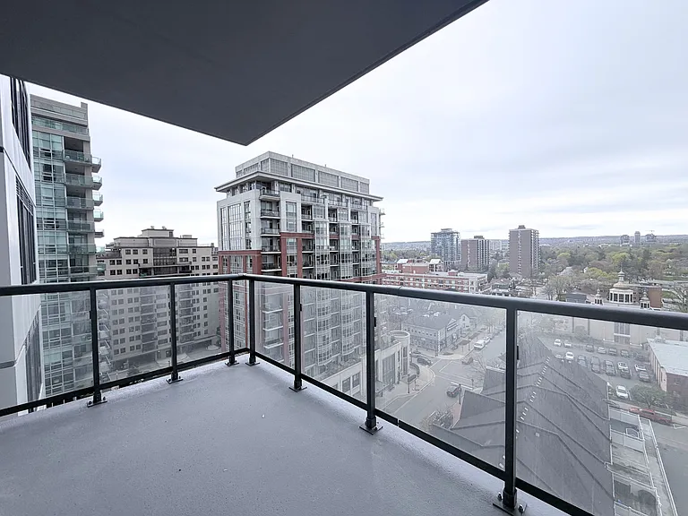 2075 Lakeshore Rd — Photo 10