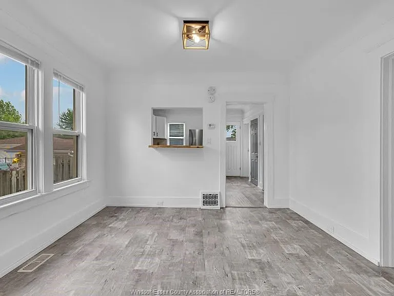 928 Lacasse Blvd — Photo 6