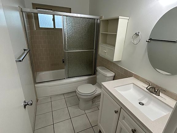 2nd image of 193 N Murphy Ave #4
