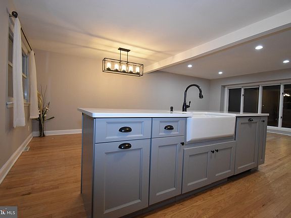3rd image of 148 Clement Dr