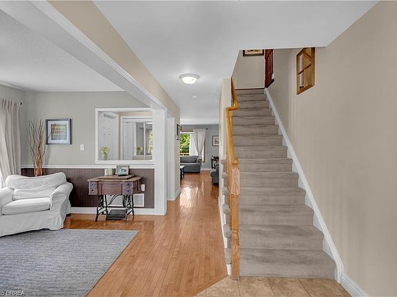 4th image of 124 Blackburn Dr