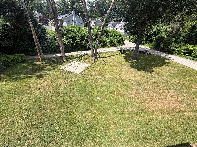 57 Swan Ave #2 — Photo 34