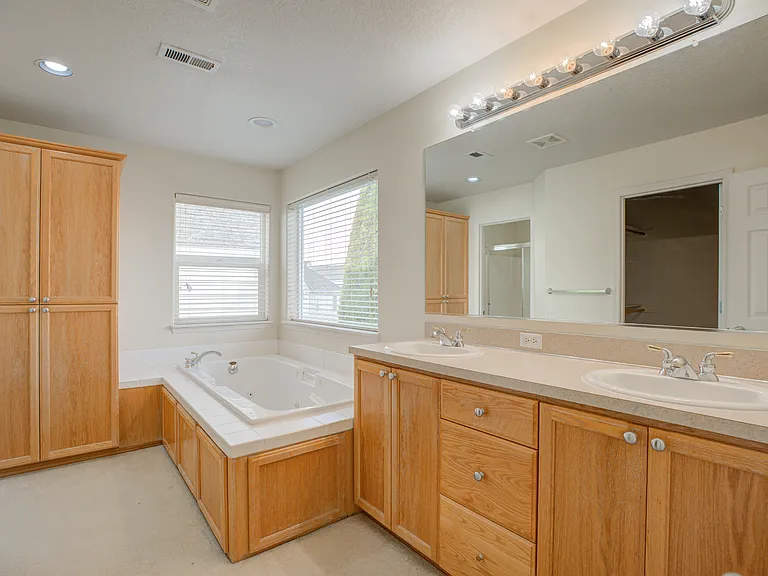 16833 NW Greyhawk Dr — Photo 25