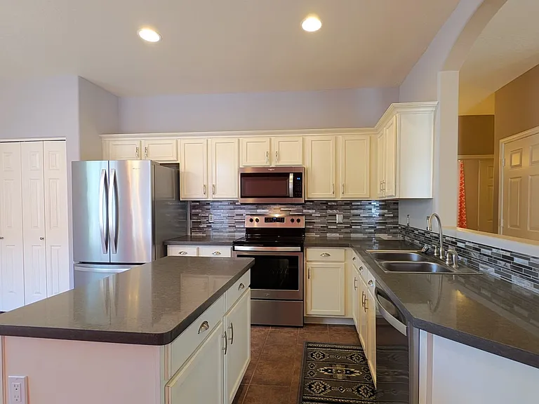 4236 E Oxford Ln — Photo 10
