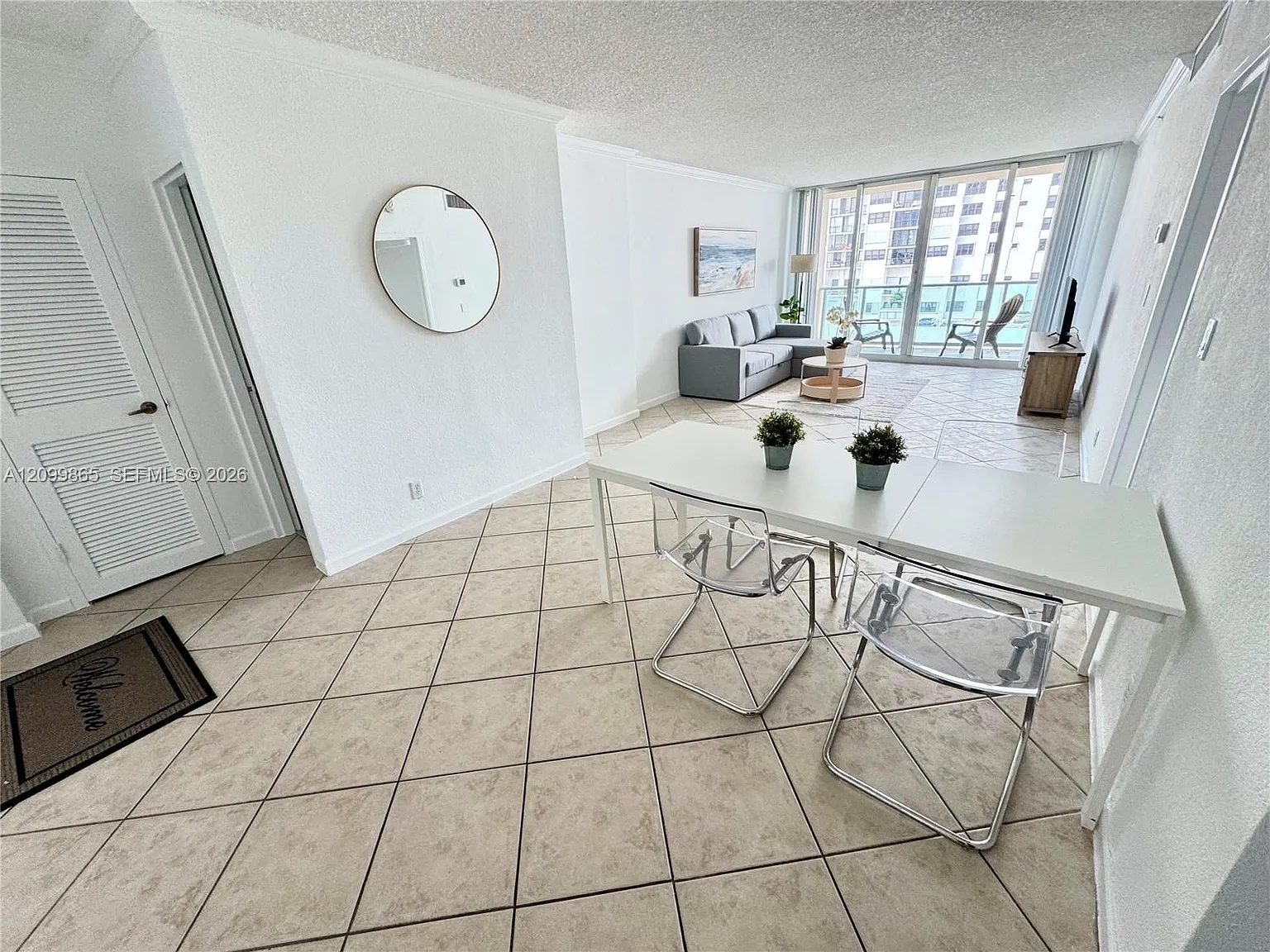 Wave Condo — Photo 4