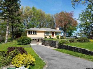 5 Cottonwood Pl, Colonie, NY 12205