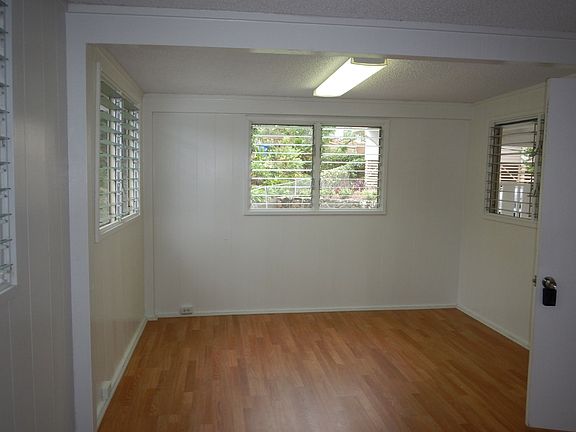 Den or anothr bedroom