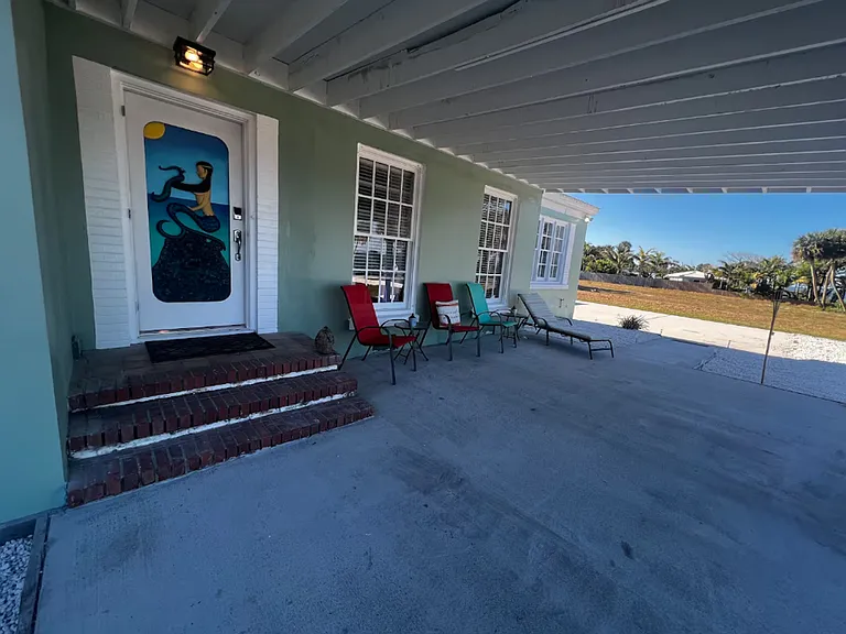 6303 S Indian River Dr — Photo 2