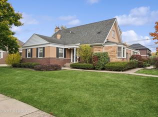 4400 W Pratt Ave, Lincolnwood, IL 60712