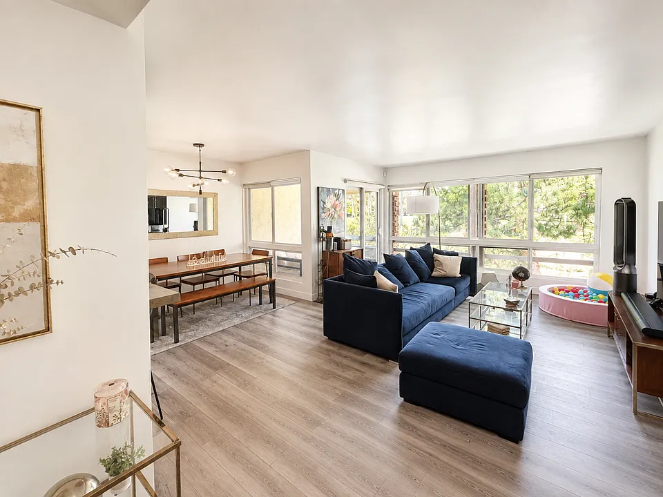 6250 Buckingham Pkwy #201