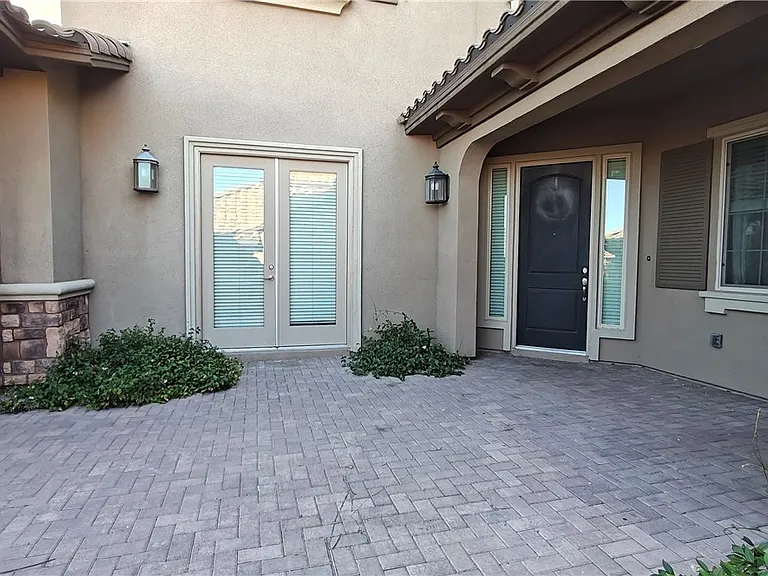 2868 Josephine Dr — Photo 5
