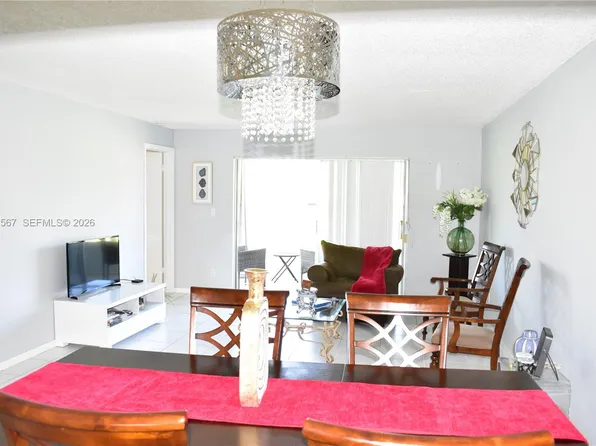 9020 Sunrise Lakes Blvd APT 304, Sunrise, FL 33322