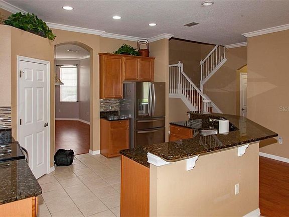 3rd image of 9850 Heron Pointe Dr