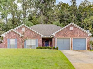 215 Falcon Ridge Rd, Vicksburg, MS 39180