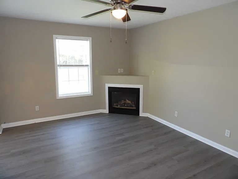 312 Bypass Plaza Dr — Photo 10