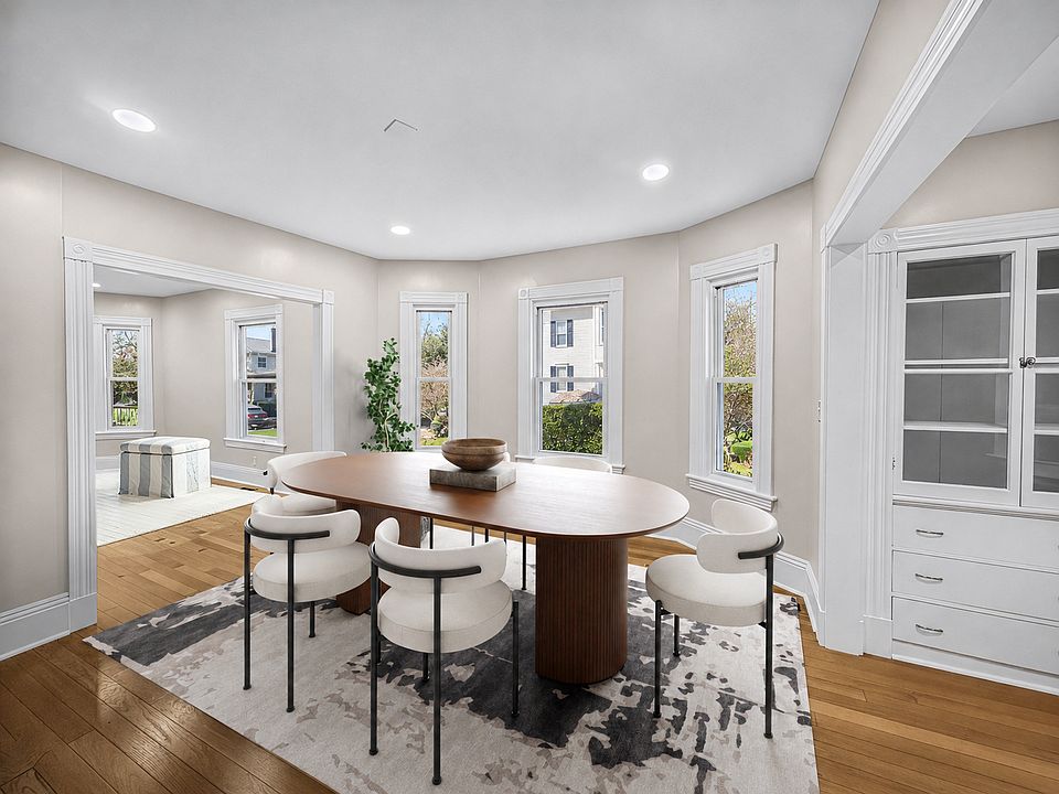 1st image of 13 Weir St