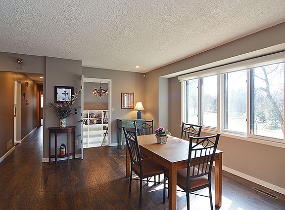 3rd image of 525 Schilling Cir NW