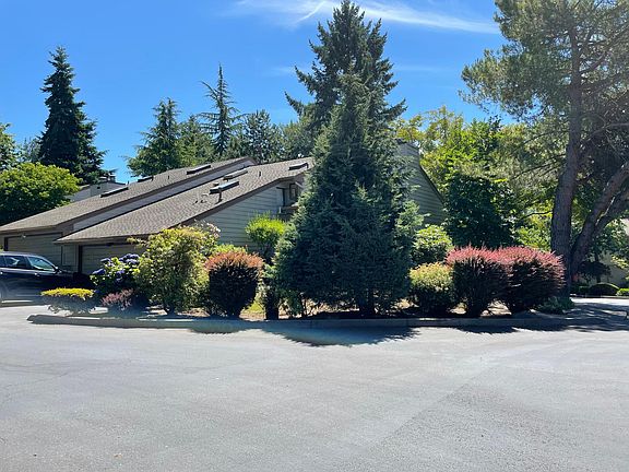3rd image of 10 143rd Ave SE #10