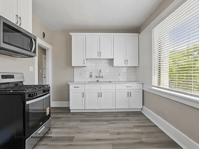 1141 Pine Ave — Photo 24