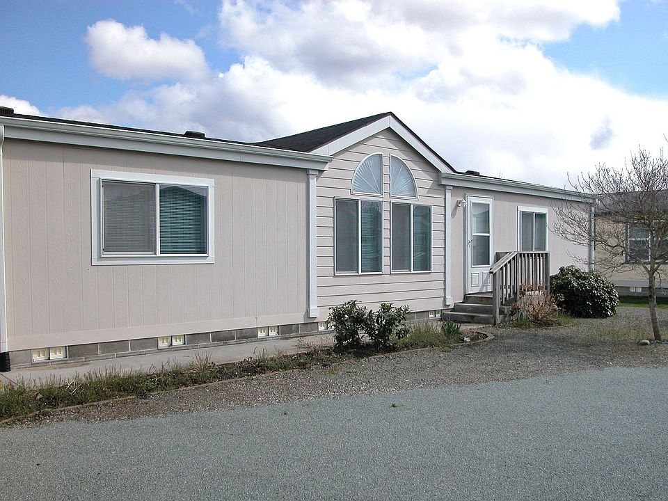1st image of 884 Carriage Ct