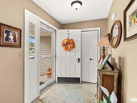4th image of 2744 Village Ct