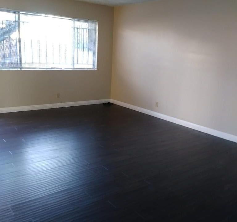 1st image of 1004 E Rosecrans Ave APT C
