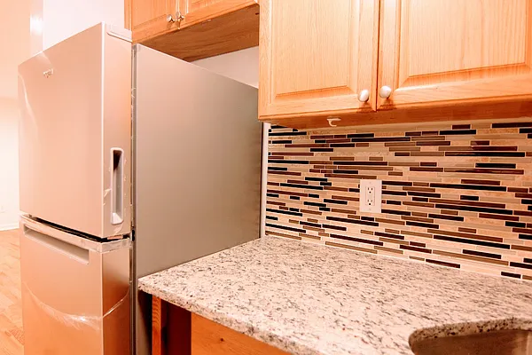 Rented by Voro, LLC | media 30