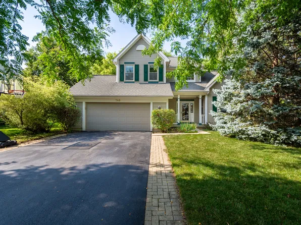 748 Providence Ln, Crystal Lake, IL 60012