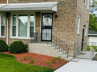 9325 S Calumet Ave, Chicago, IL 60619