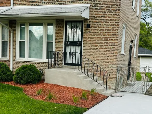 9325 S Calumet Ave, Chicago, IL 60619
