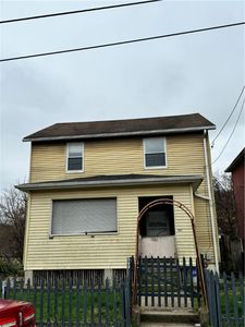 1043 Irwin St, Aliquippa, PA, 15001