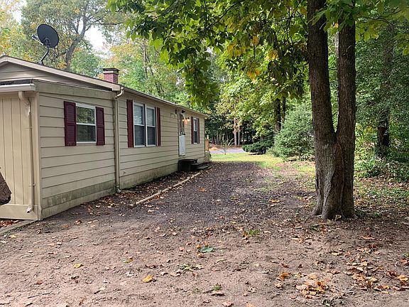 3rd image of 23059 Holly Ct