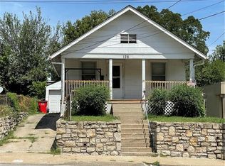 128 E Walnut St, Independence, MO 64050