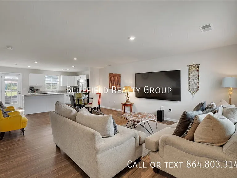 653 McCormick Ln — Photo 3