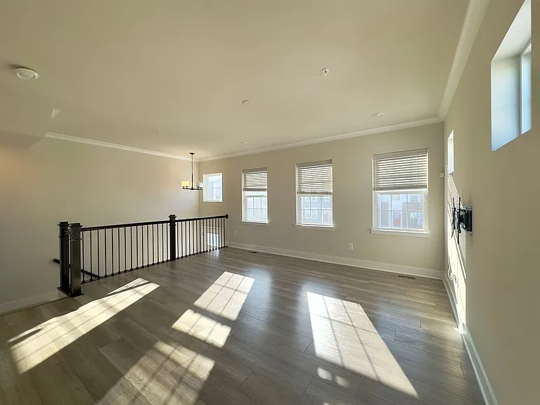 2115 Woodlands Rd — Photo 6