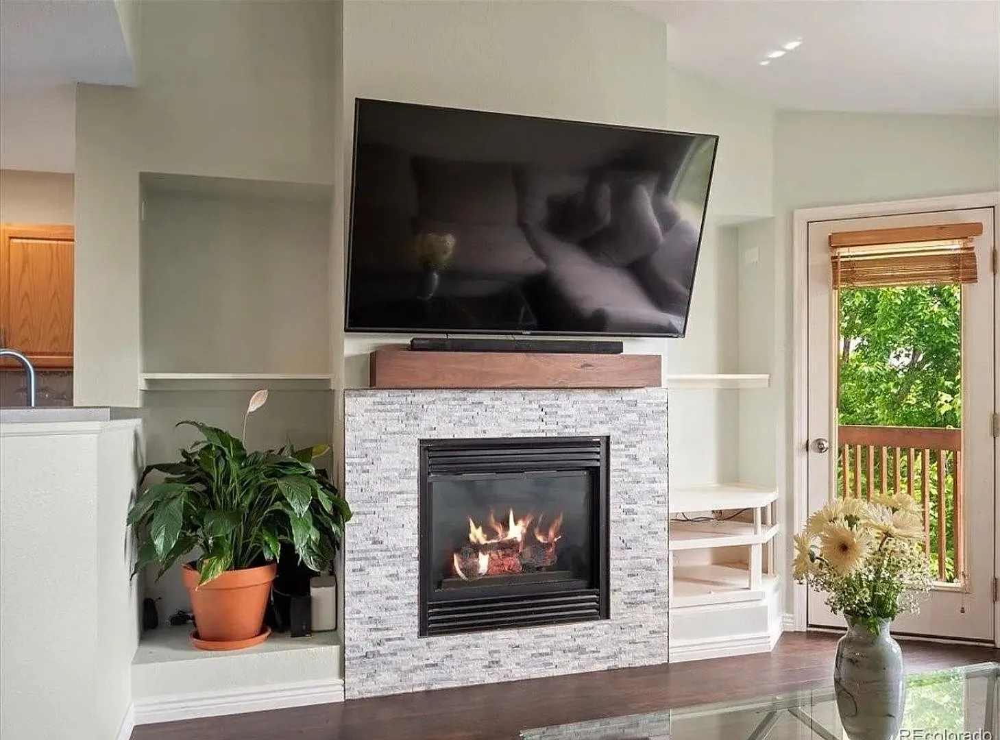 Charming 3BR Condo in Morrison — Photo 2