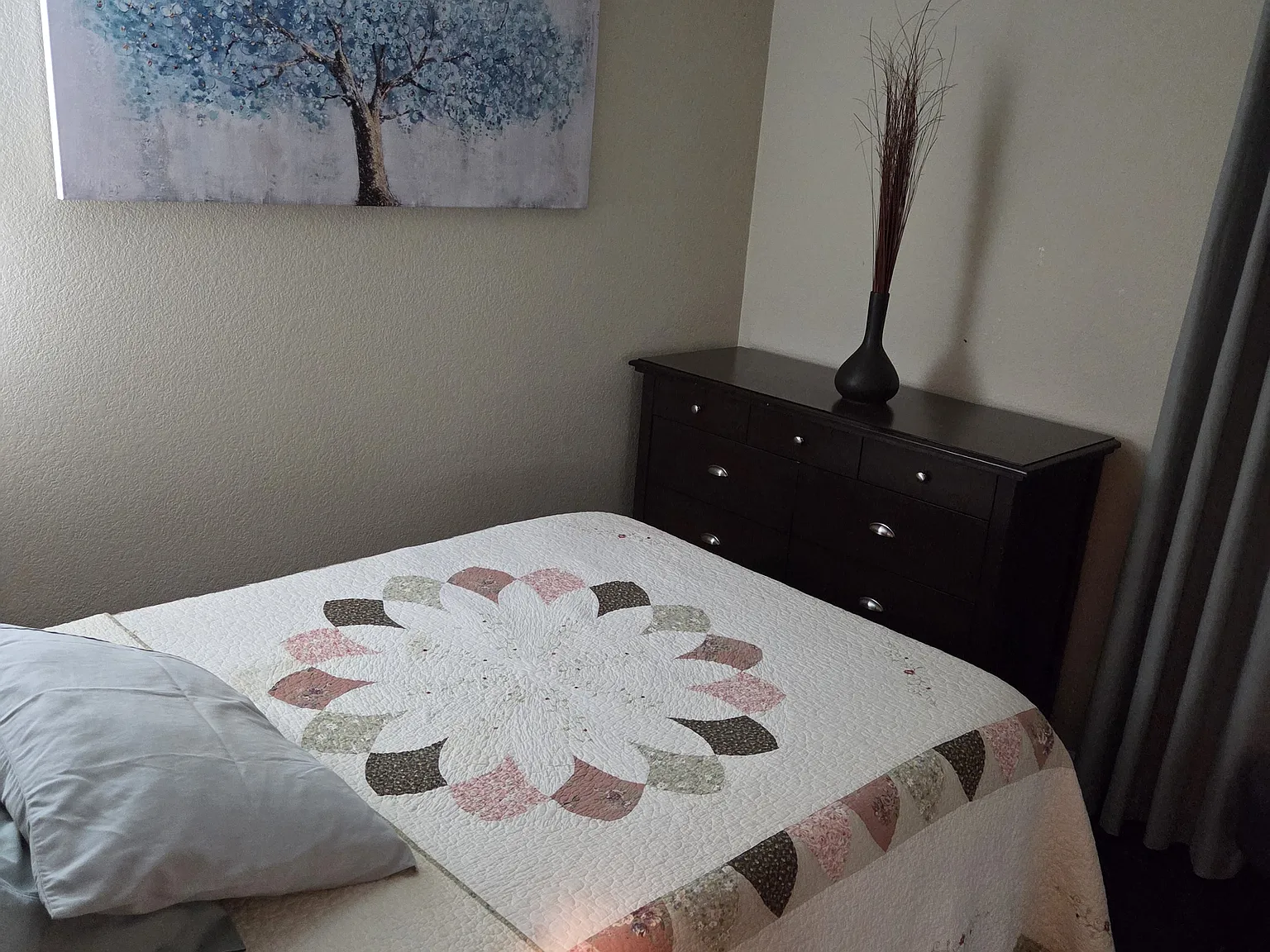 Ainger Cir, Sacramento — Photo 2